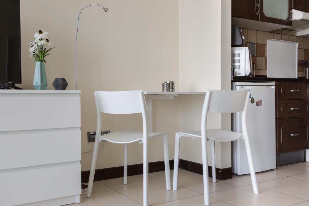 Higuests - Cozy Studio With Panoramic Views On The Lake Lejlighed Dubai Eksteriør billede