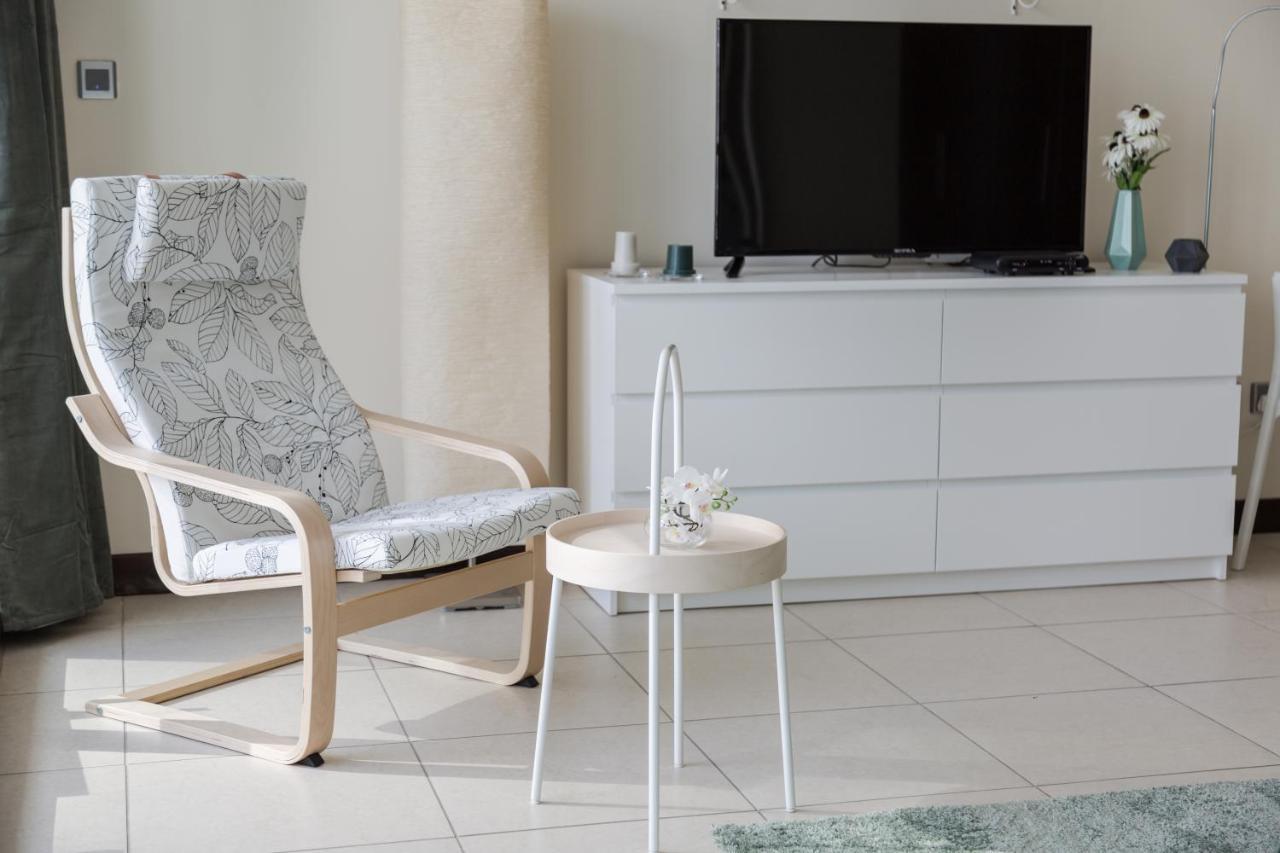 Higuests - Cozy Studio With Panoramic Views On The Lake Lejlighed Dubai Eksteriør billede